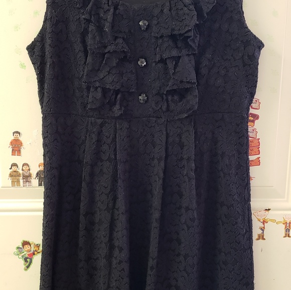 Women Lace Black Dress - Picture 3 of 7